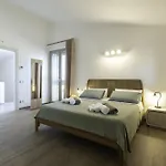 Nora Villa
